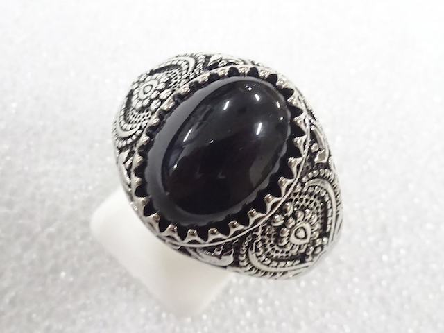 JAPANESE KIMONO / ANTIQUE COLORED STONE RING (SIZE 26.5)